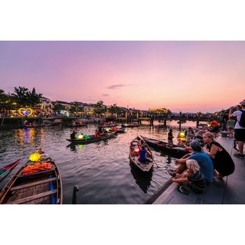 다낭 5일 윈덤 골든베이 월드체인5성 NO옵션 바나힐 테마파크 호이안 야경투어 바구니배 한강크루즈 전신마사지 씨푸드