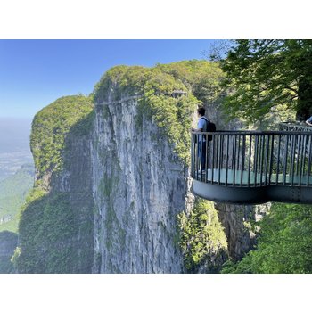 [신상품] 장가계 직항 5일 폭포위에 고성 부용진 5성급호텔 대협곡 천문산+천문산사+귀곡+유리잔도 전신마사지 보봉호수VIP 리무진버스 BBQ푸드트럭