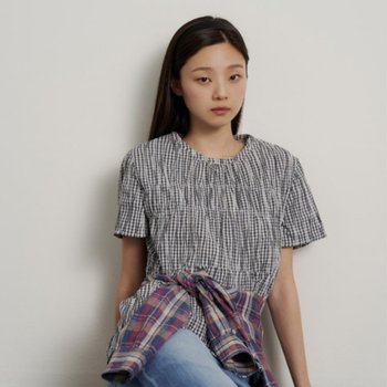 [신세계백화점]26S/S BF6565C52R 핀턱 서커 체크 탑 블라우스 - 네이비 GN