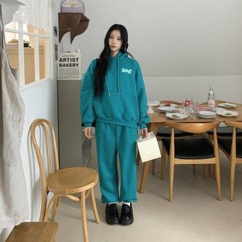 여모바지 오버핏 여성반바지 레터링 온나핏 새리 (WFKBNHW)