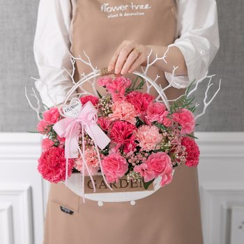 플라워트리 카네이션 조화 바구니 샤를모던Eset 32cm 꽃 어버이날 스승의날 테이블 장식 감사 선물 행사