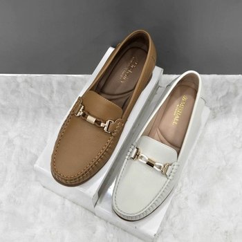 여성 링클 디테일 로퍼 X2HS32GD14 IVORY CAMEL 2DC JJ