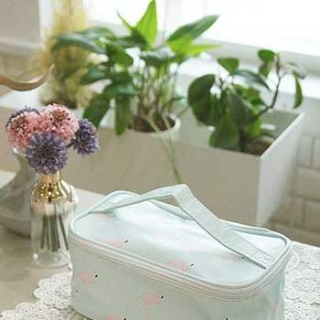 화장품을 담는 플라멩고 메이크업 파우치