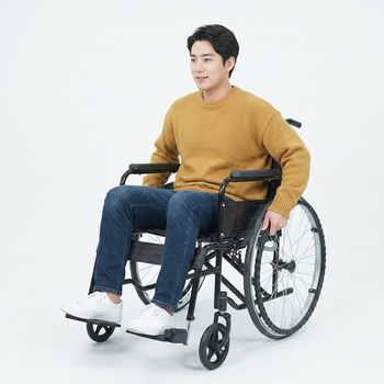 라이프헬퍼 LH-E1 접이식 수동 휠체어 12kg 가벼운 경량 펑크없는 통타이어 실내 실외 가정용