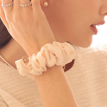 [정유미,오마이걸 아린,박지후 착용]사틴 미니로즈 헤어 스크런치