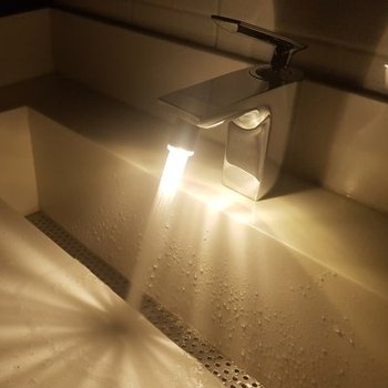 바디퓨 바디퓨 뷰티 워터탭 LED 세면대필터