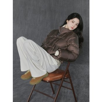 [신세계백화점][FILA][휠라]한소희 착용 4종택1 여성 플로우다운 초코 FS254DJ01F001