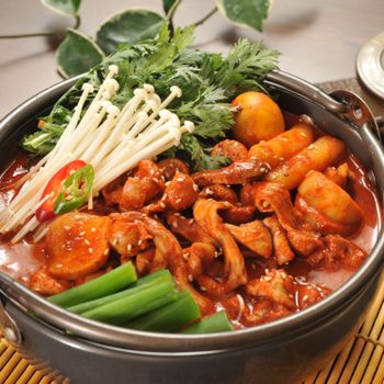 국내산 닭 특수부위 모음전/칼칼한닭내장탕/양념무뼈닭발/닭목살구이/뼈국물닭발/매콤오돌뼈