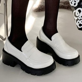 W 11079 여자 통굽 구두 페니 로퍼 블랙 화이트 신발(무료배송)