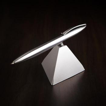 트레이드원 피라미드 실버 거치 볼펜/고급펜 자석볼펜 사무용볼펜 (S7395152)