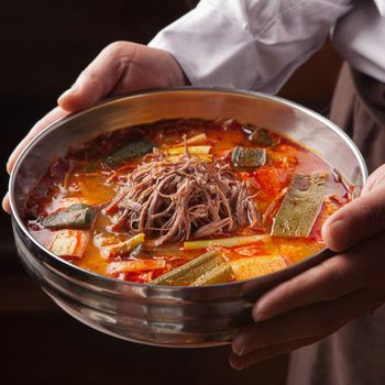 참도깨비 부산 맛집 금강 육개장630gx5봉+금강만두500g[35865571]