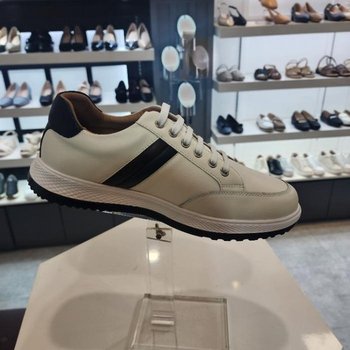 HC10 남아이보리케주얼스닉커즈 LCMS22U41339 (41245553)