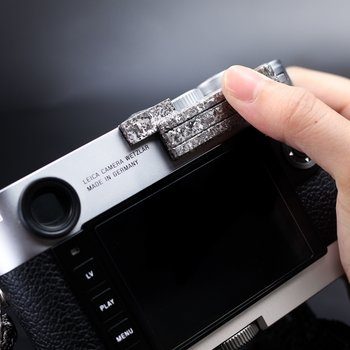 [AKuser] 카메라 엄지그립 Leica M10, M11 Thumb Grip Crystal Titanium Galaxy Gray (32068)