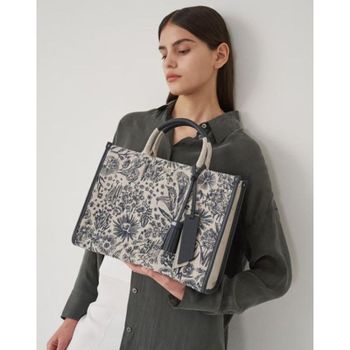 DCBA6E655N2 닥스 네이비 플라워자수 자카드 토트백 M[35600547]