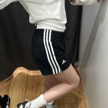 [해외] 아디다스 우먼즈 에센셜 3S 삼선 쇼츠 돌핀 팬츠 블랙 GM5523