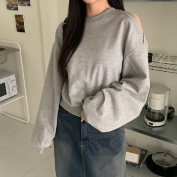 라이풀 라운드넥 원숄더 트임 무지 크롭 맨투맨