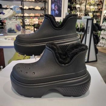 CROCS HC14 크록스 스톰프 라인드 쇼티 부츠 210673-060 28446195