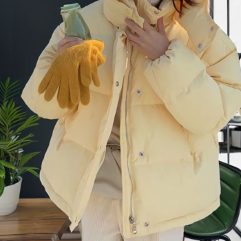 [해외] 여성 데일리룩 스타일 손이 자주가는 다운 숏 패딩