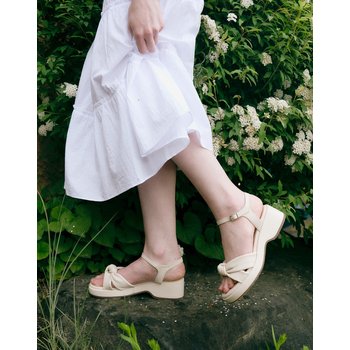 [25FW] [인기재입고][노아] 아이보리 리본 웨지 샌들 JLSO5F340CR