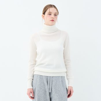 [신세계백화점]캐시미어 100 베이직 피튜니아 터틀넥 풀오버 (UFKKTN340C-IVORY)