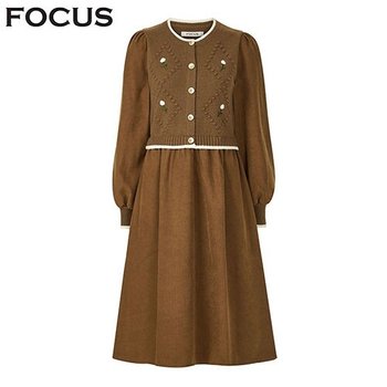 [포커스] 플라워 자수 니트 배색 원피스_VF5W1OP3201