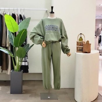 FW3J9ST5661_레터링 라운드 조거 세트