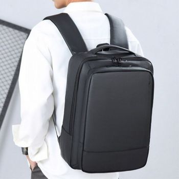 백팩 경량 남성출근 스타일리쉬한 노트북 가방 블랙 신입생