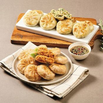 [오뚜기냉동식품]얇은피 고기호떡쌀군만두1.2kg 2팩+김치호떡쌀군만두1.2kg..[35526404]