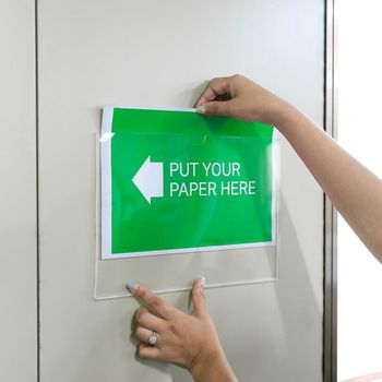 투명 아크릴 부착형 게시판 알림판 가로형 실내 소식 전용 판넬