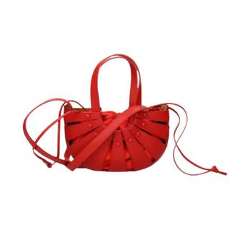 [해외] 보테가 베네타 프렌치 카프스킨 쉘 토트백 레드 651819VMAUH8903