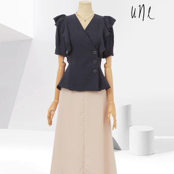 윈(une) 플라운스패널퍼프랩블라우스