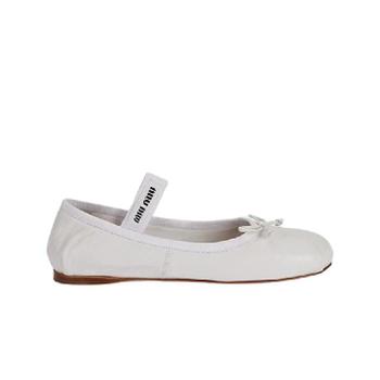 미우미우 레더 발레리나 화이트 5F794D-79N-F0009