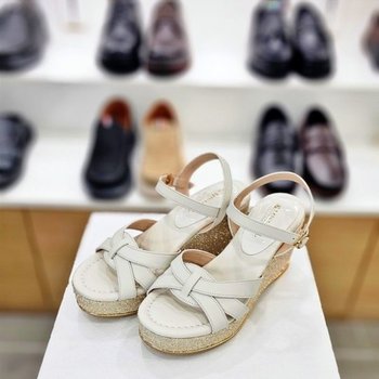 보석 웨지 데일리 여성 8CM굽 샌들 아이보리 X24040 SW1 LEE75208