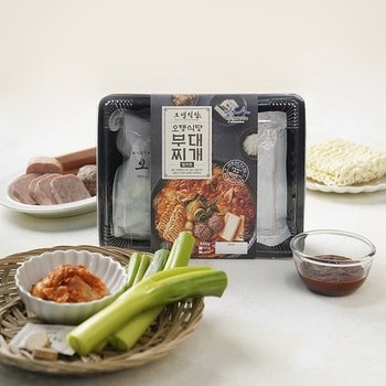 [신세계백화점]의정부 부대찌개 밀키트 2인분 650g*3개 (라면사리포함/채소육수 코인)