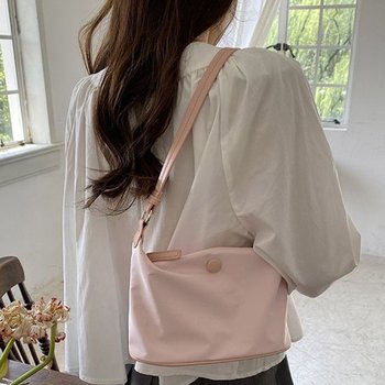 DS 여성 2컬러 러블리 심플 미니멀 캐주얼 데일리 가방 숄더백 224 데일리백 신상가방