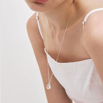 [혜리,도경수,니콜,전미도,청하,하츠투하츠 에이나,송승일 착용]magic bulb pendant necklace