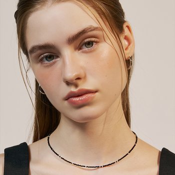 [태연,이소정,예원,남세빈,하영,신은수,장신영 착용]black crystal silver ball necklace