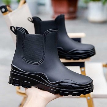 여자 직장인 장마철 출근 룩 숏 앵클 부츠 발목 장화 주방일장화패션 낚시장화준비 농사일숏장화