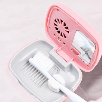 미니멀한 사이즈로 휴대가 편리한 칫솔 살균 건조기