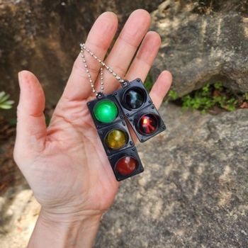 있는 깜빡이 신호등 안전 안내판 불법 주정차 방지