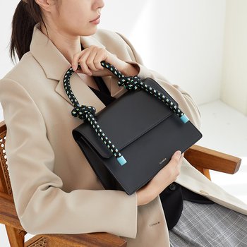 글램지 컴퍼니 [김보라 착용] [최초판매가 285,000원]린다백-블랙 토트/숄더/크로스백