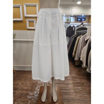 BCBG 세이브존01 터크 와이드 크롭 팬츠 B6B4P328 (S53648583)