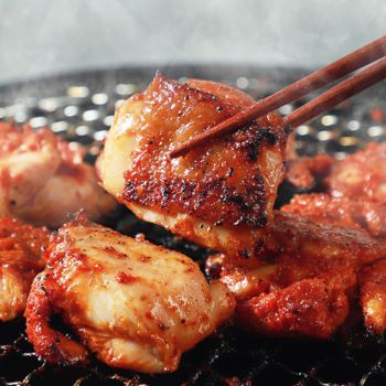 [춘천닭갈비] 통닭다리살 숯불닭갈비 500g x 3팩+우동사리[33247153]