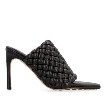 [해외배송] 보테가베네타 아몬드 쉐이프 토 스틸레토 힐 뮬 621340VBTG0 1000