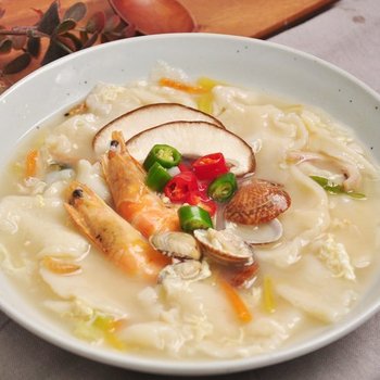 생수제비 6인분세트(수제비1kg+얼큰 해물맛스프6봉)